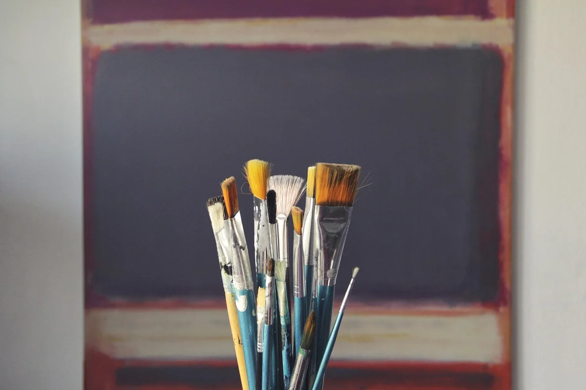 Créer une décoration murale unique avec des objets recyclés en 2026 : astuces éco-chic